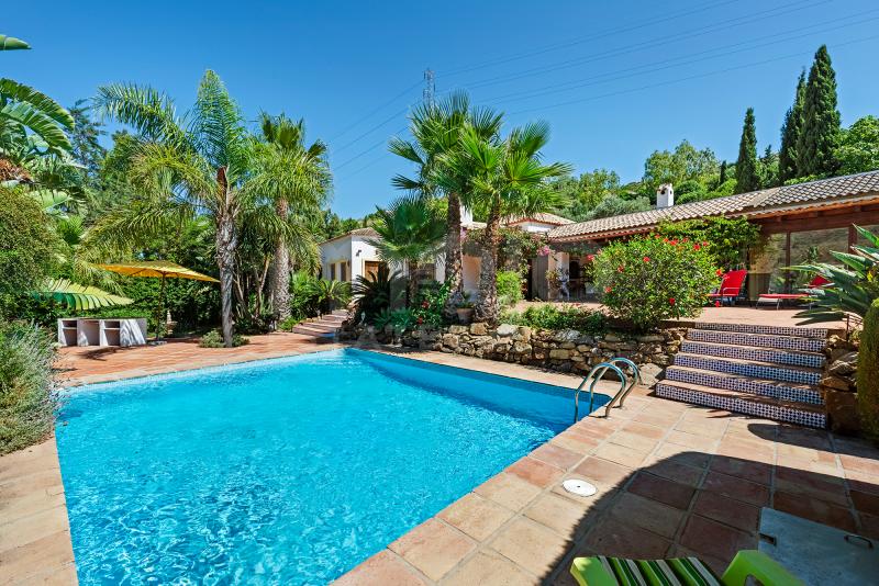 Charming and modern country house 4 kilometers from Estepona center