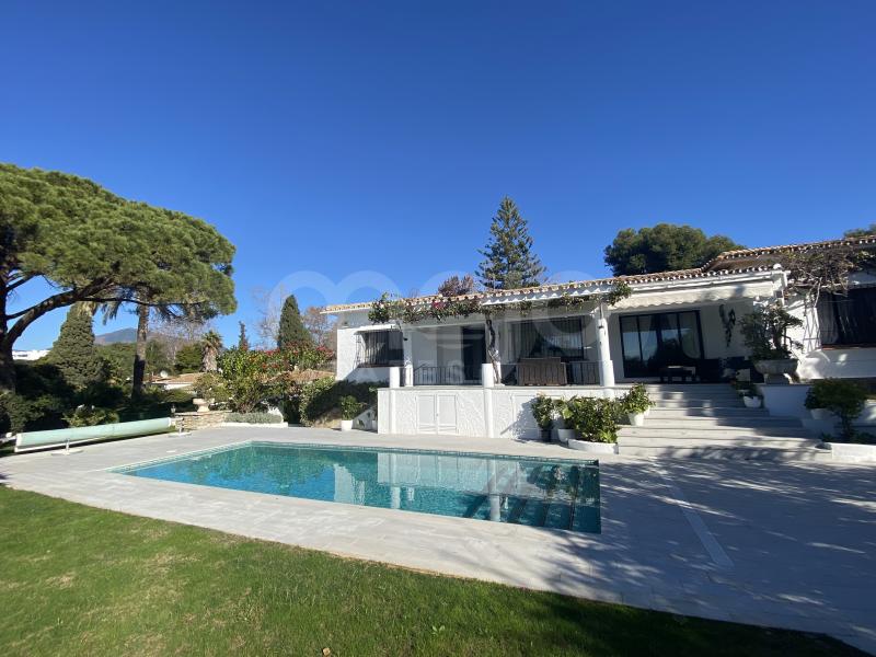 Very pretty bungalow style villa in a good location in Guadalmina Alta!