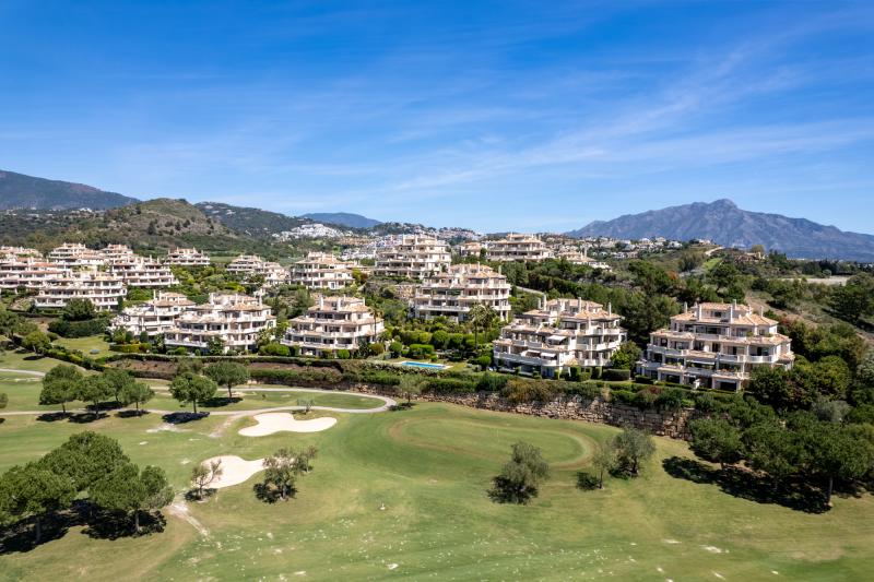 Frontline golf aparment in the up-market Capanes del Golf!