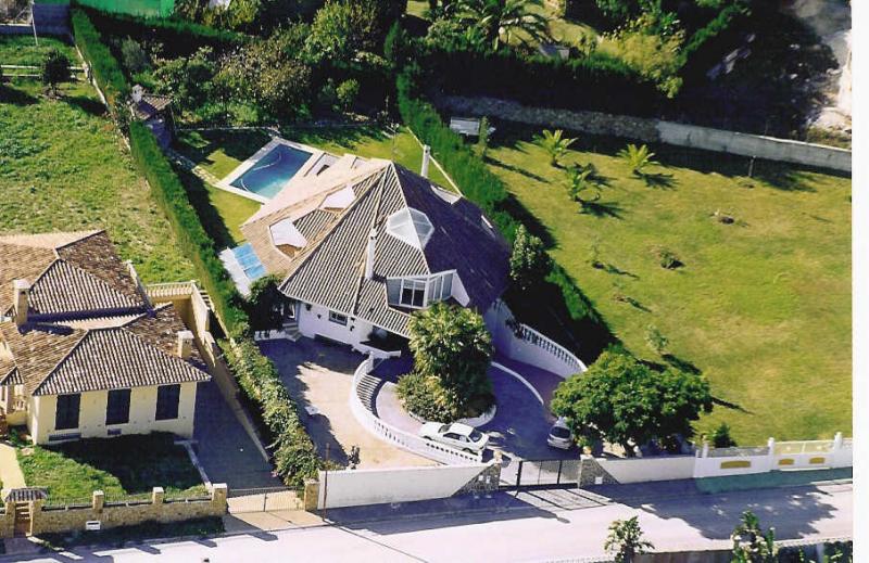 Spacious villa full of character and endless potential in Bel Air, Estepona!