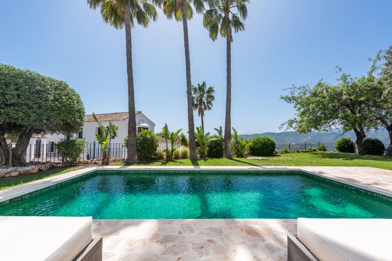 Charmante villa avec vues panoramiques au Sierra Blanca Country Club, Istán