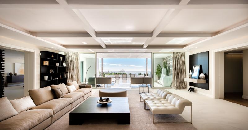 Villa in Zagaleta with cutting edge design and breath-taking views to the Mediterranean Sea, Africa and Gibraltar.