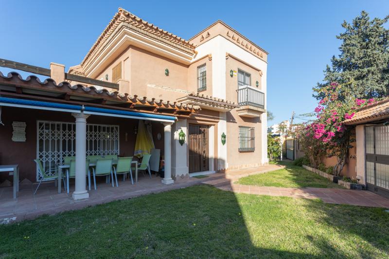 Villa til salg i Las Petunias, San Pedro de Alcantara