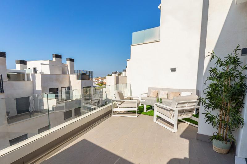 Exclusiva vivienda en moderna urbanización residencial