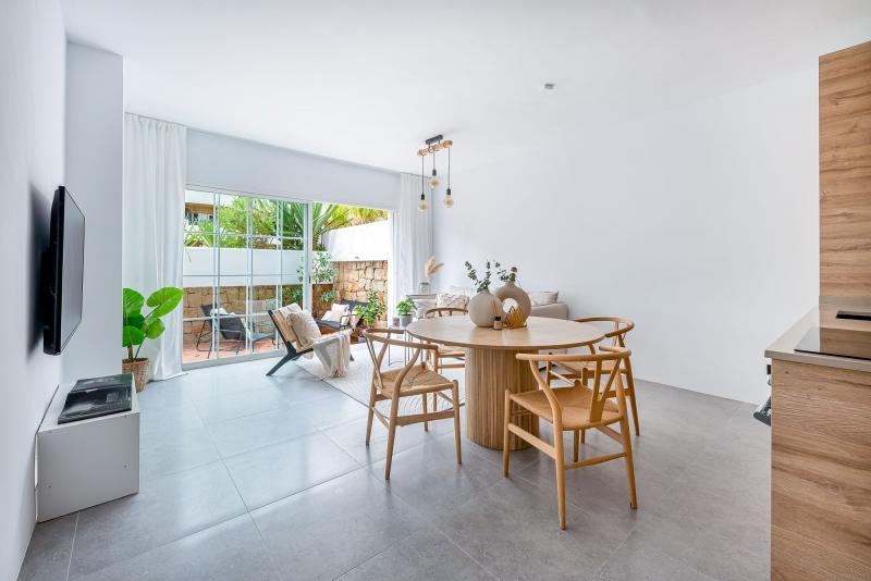 Top Renovated 2-Bed Apartment in the Heart of Nueva Andalucía