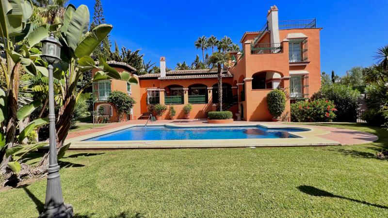 The property situated on the sought after area East Marbella – Bahia de Marbella,