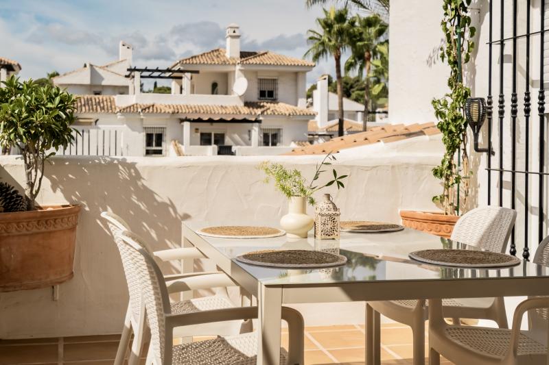 Duplex Penthouse til salg i Nueva Andalucia, Marbella