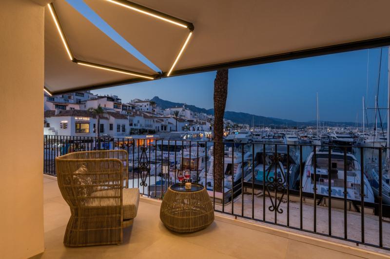 Luxury Renovated Frontline Apartment with Panoramic Views in Benabola, Puerto Banús