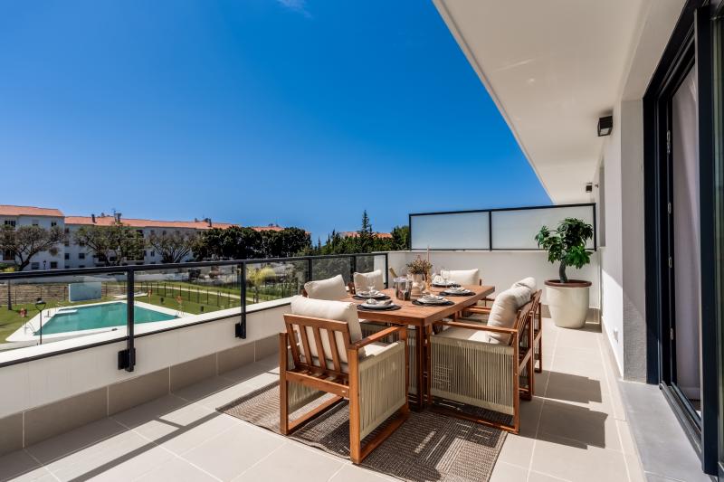 Moderno Apartamento de 2 Dormitorios en Aranya, Selwo – Estepona