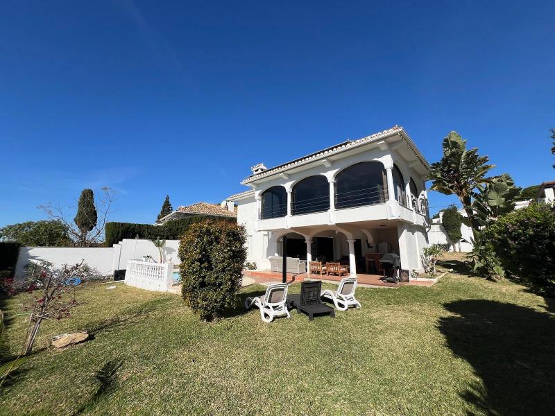 Villa til salg i Los Claveles, Mijas Costa
