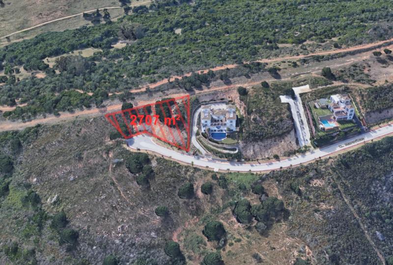 Exclusief perceel te koop in La Reserva de Sotogrande: bouw uw droomhuis met panoramisch uitzicht.