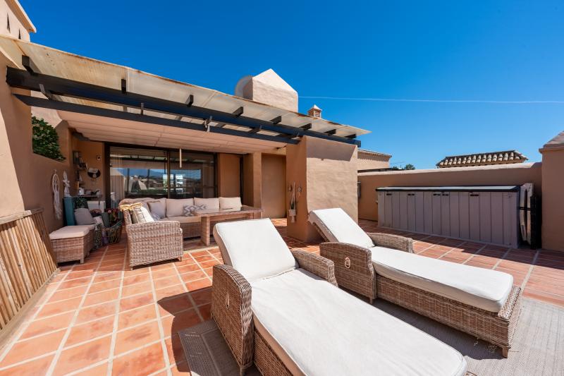 Duplex Penthouse til salg i Atalaya, Estepona East