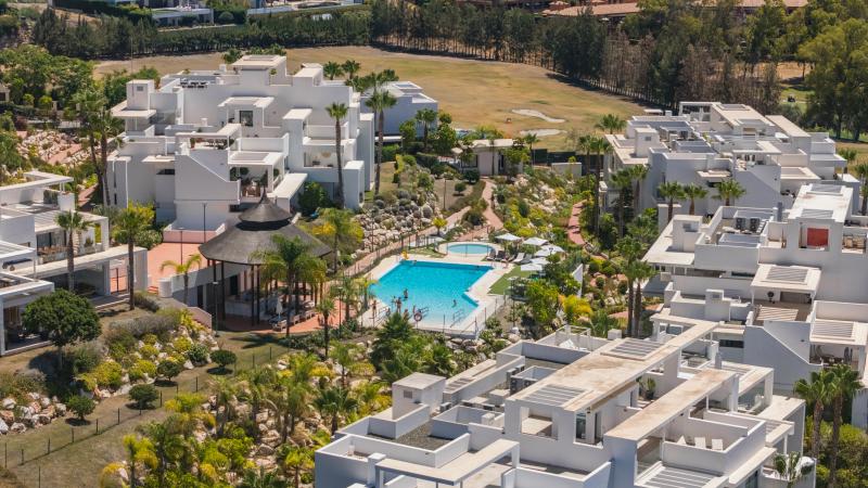 Duplex Penthouse til salg i Atalaya Hills, Benahavis