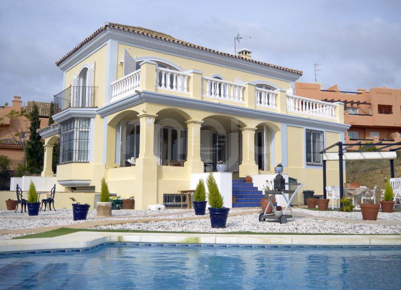 Villa till salu i Bahia de Casares