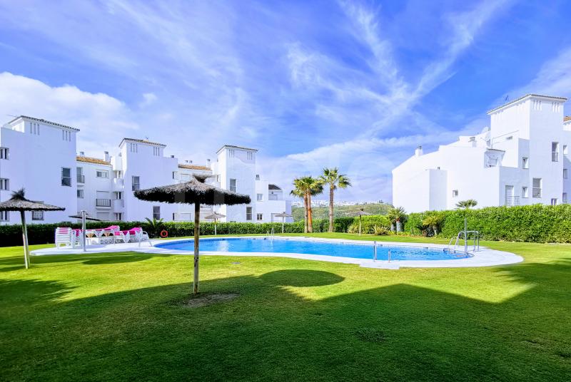 A traditional 3 bedroom apartment in Balcones de Los Hidalgos with private terrace & garden