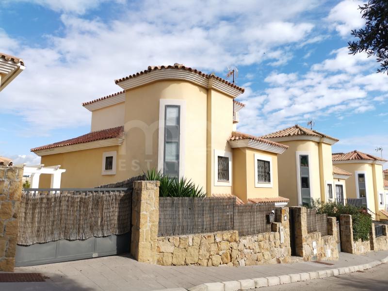 4 bed villa in Maria Teresa, Sabinillas