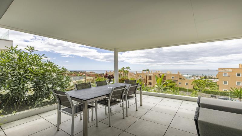 Stylish 3-Bed Corner Ground Floor Apartment with Spectacular Sea Views in Doña Julia