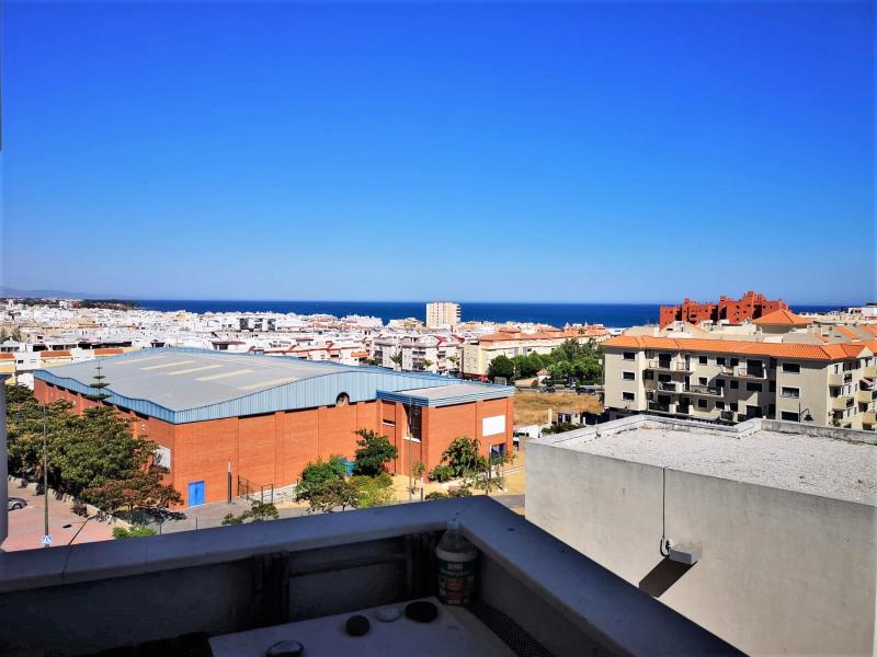 Duplex en venta en urbanización cerrada cercana al Puerto de Estepona