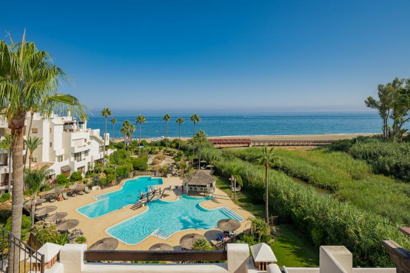 Penthouse de Luxe en Bord de Mer à Bahía del Velerín, Estepona