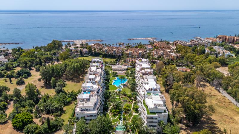 Exclusivo apartamento en la playa junto a Puerto Banus