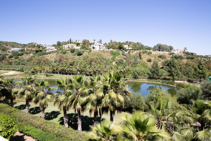 Penthouse donnant sur le lac et le golf à La Quinta – 3 chambres