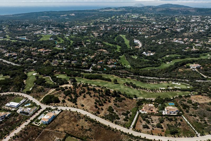 South-facing plot in a tranquil area in La Reserva, an exclusive residential area in Sotogrande