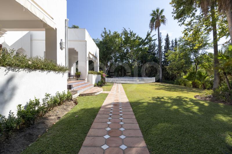 Villa til salg i El Paraiso, Estepona