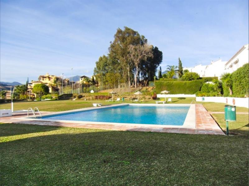 Townhouse in New Golden Mile, Estepona, within 10 minute drive to Puerto Banús.