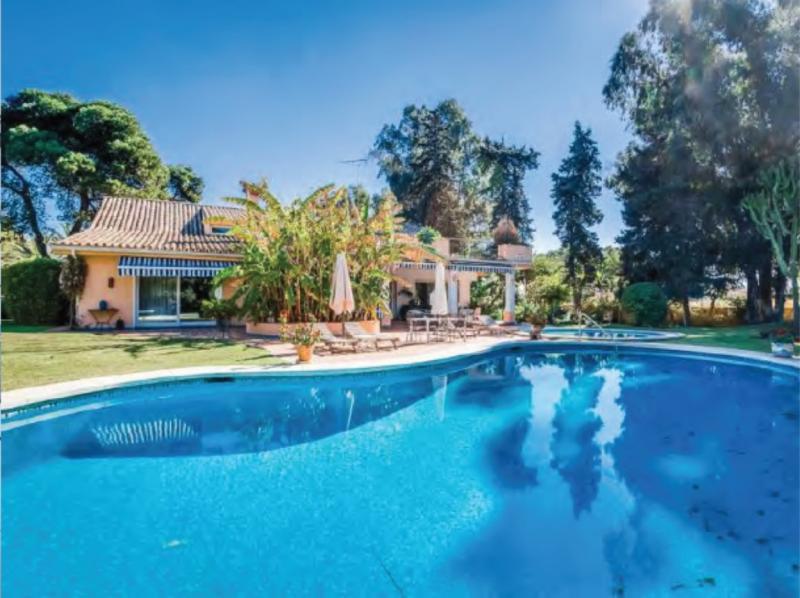 Villa à vendre dans Estepona