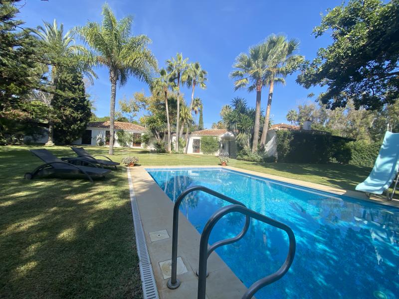 Villa te koop in Guadalmina Baja, San Pedro de Alcantara