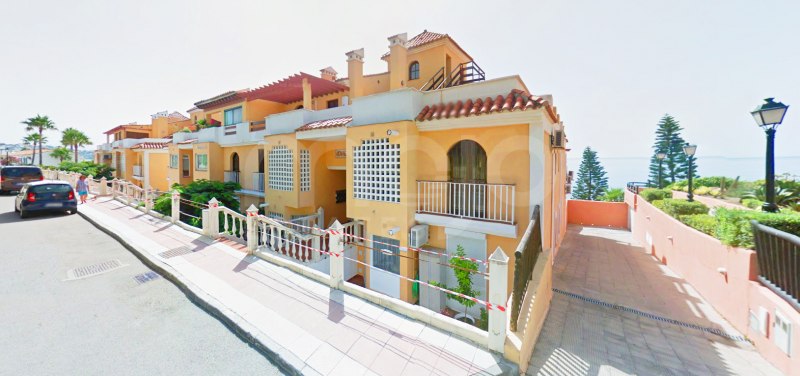 Duplex te koop in Arena Beach, Estepona