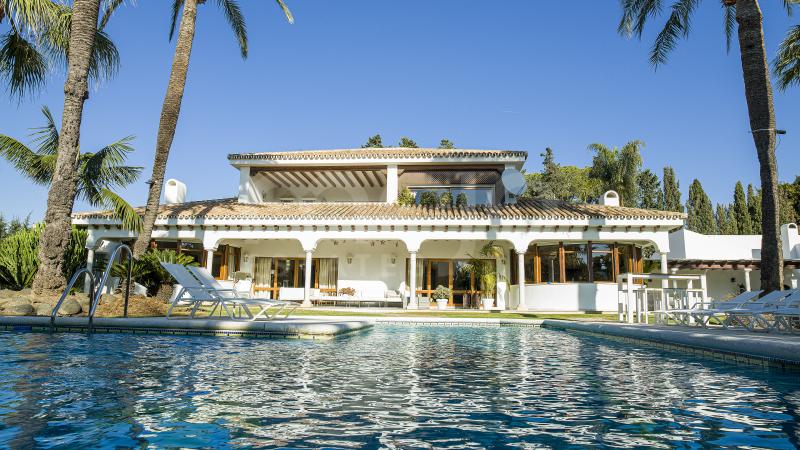 Villa til salg i Guadalmina Baja, San Pedro de Alcantara