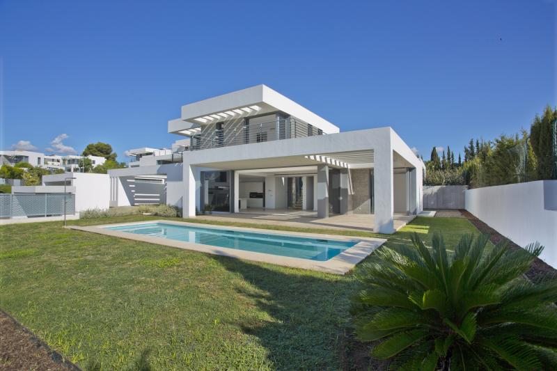 Villa til salg i Cancelada, Estepona