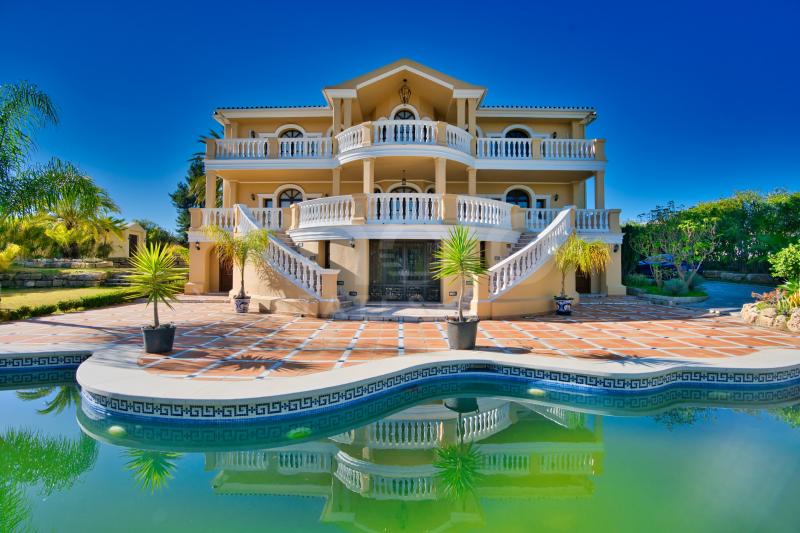 Villa à vendre dans New Golden Mile, Estepona