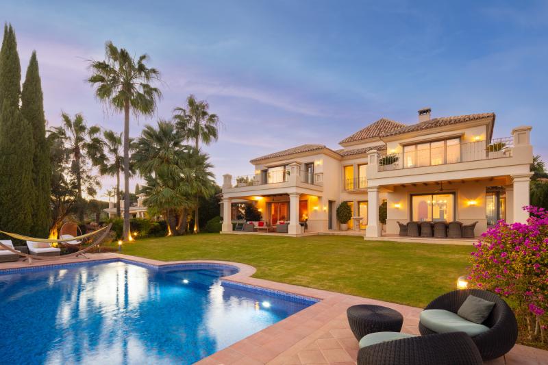 Villa til salg i Los Flamingos, Benahavis