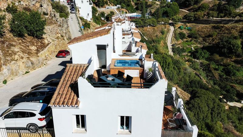 Half Vrijstaande woning te koop in Casares Pueblo