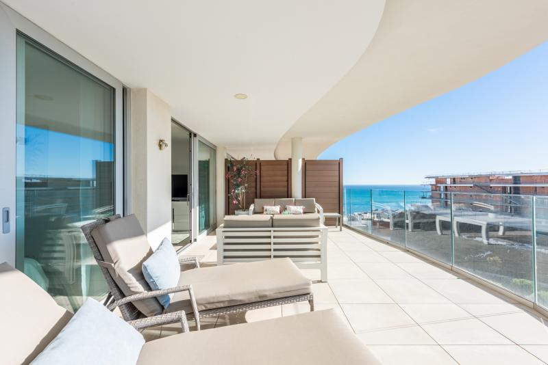 Stylish 2 bedrooms apartment with terrace and sea views in Panoramica, El Higueron