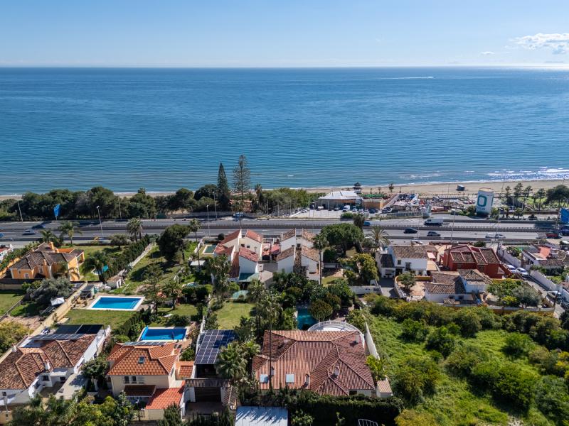 Villa til salg i El Real Panorama, Marbella Este