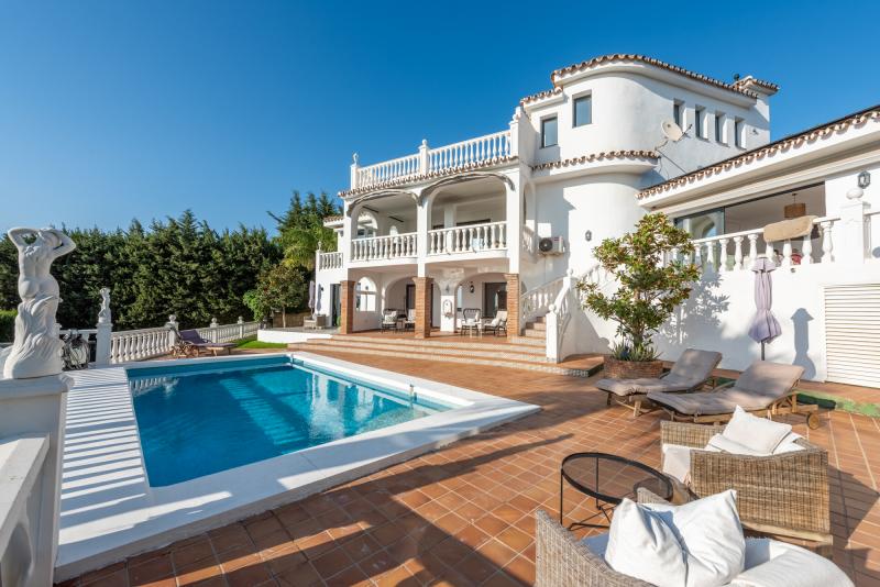 Villa til salg i Sierrezuela, Mijas Costa