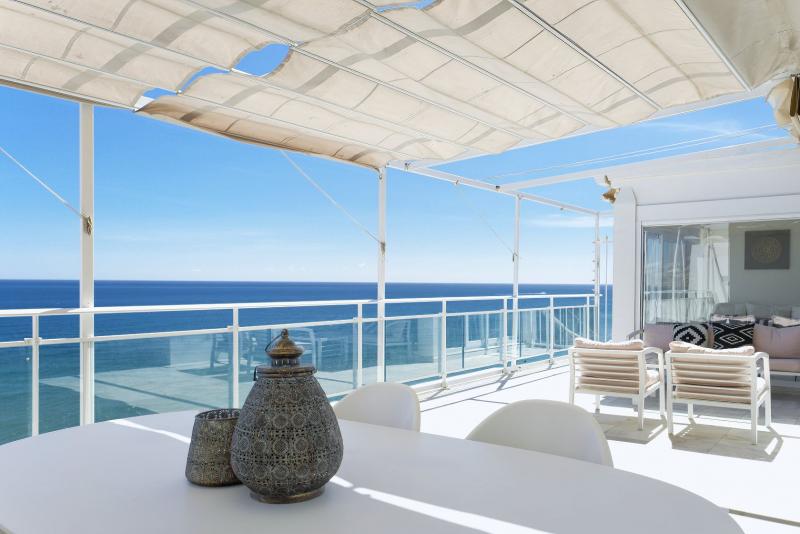 Prachtig penthouse aan de zeedijk met een spectaculair uitzicht over de Middellandse Zee.