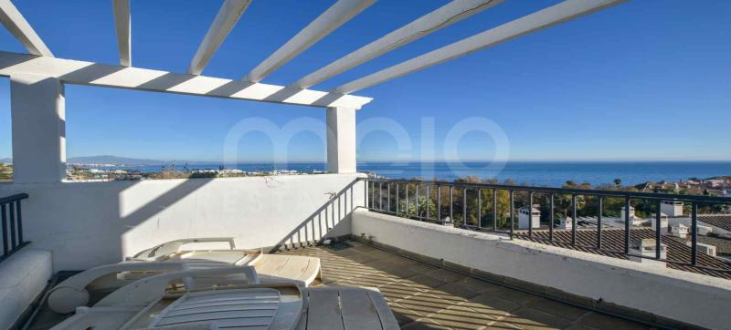 3 bedroom duplex with breathtaking views in Bahía de Casares