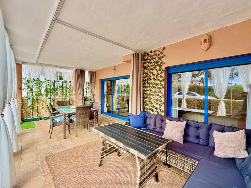 Ground-floor with versatile enclosed terrace, Manilva