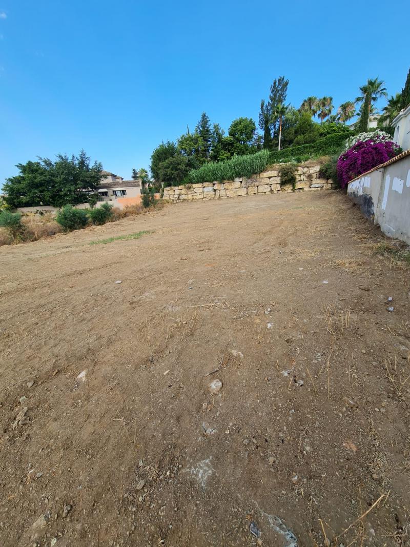 Tomt till salu i El Paraiso, Estepona