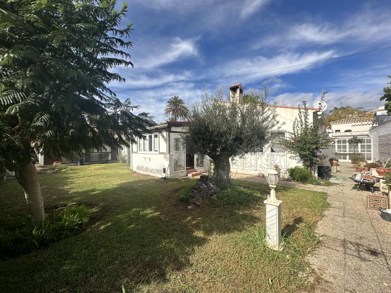 Villa til salg i Estepona
