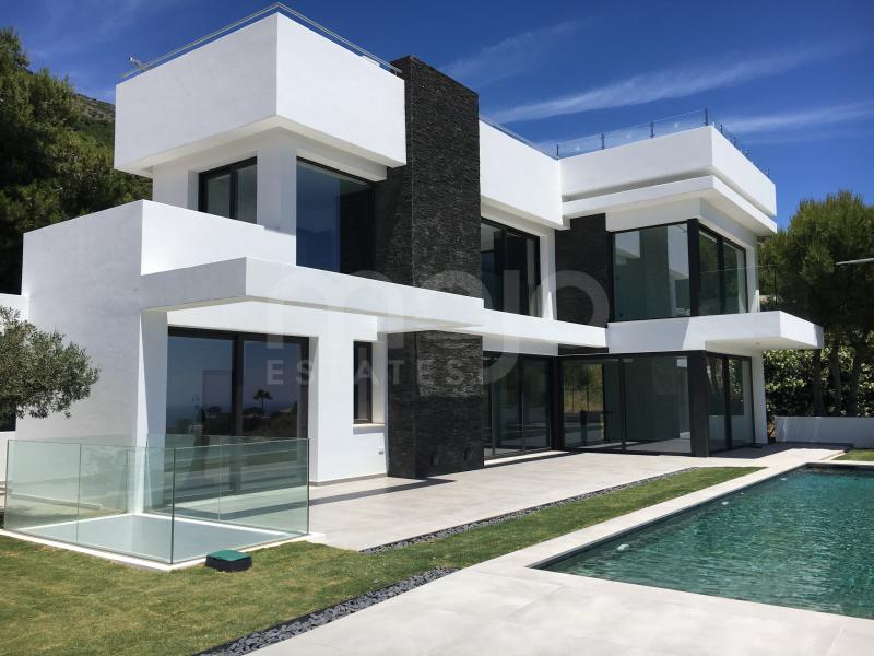 Villa for sale in Buena Vista, Mijas Costa