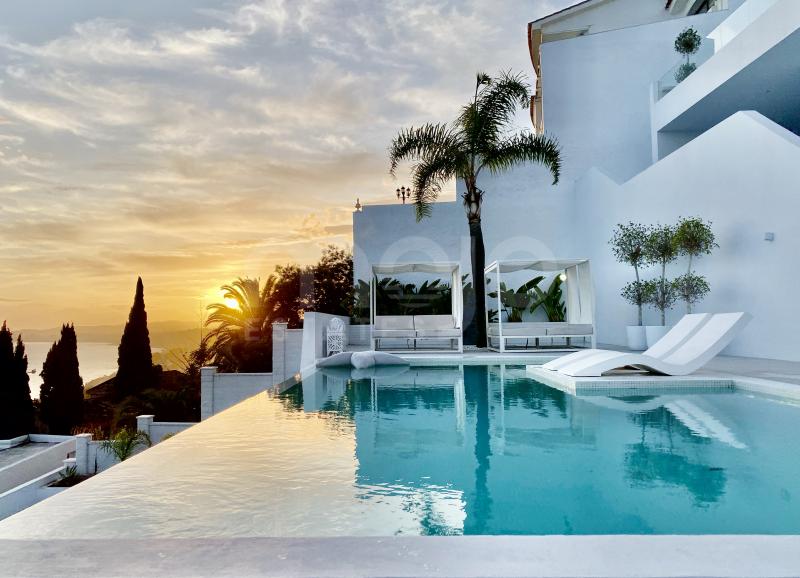 Villa for sale in Torremuelle, Benalmadena