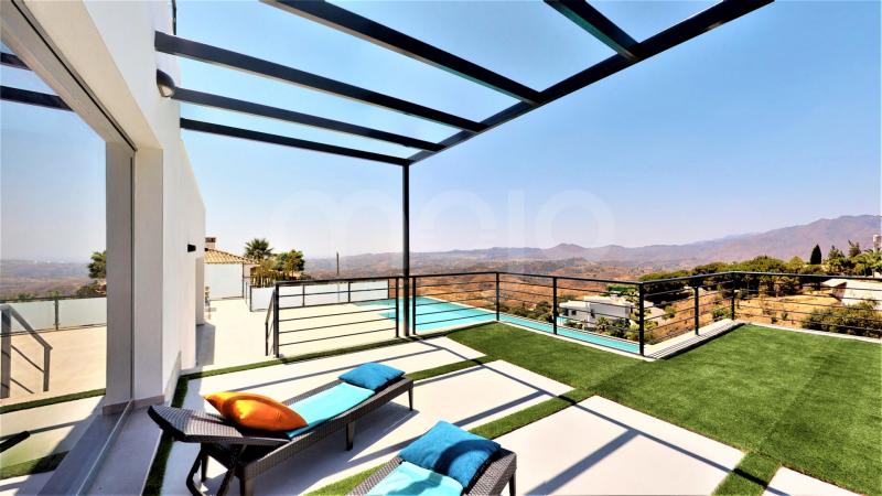 Villa til salg i Valtocado, Mijas