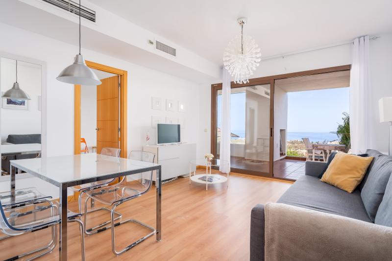 Bright 1-Bedroom Apartment with Sea Views | Calanova Golf, La Cala de Mijas