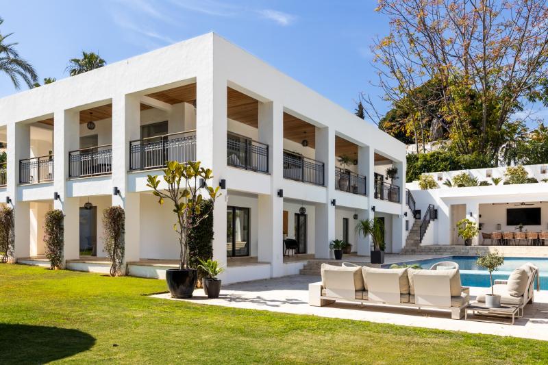 Exceptional Contemporary Villa | Las Brisas Golf, Nueva Andalucía
