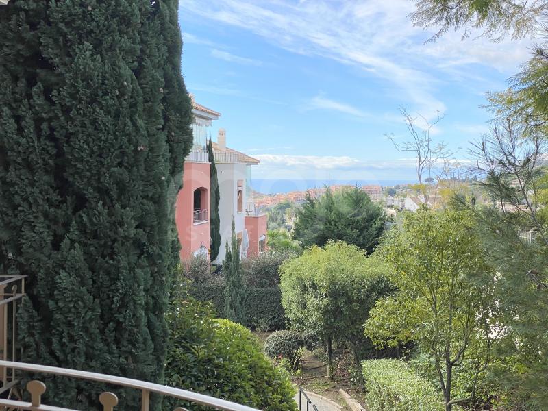 Apartamento Planta Media con terraza propia y vistas al mar